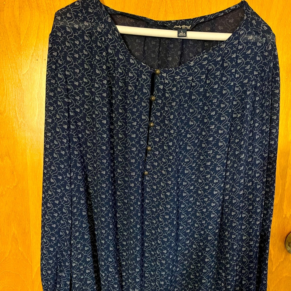 Lucky brand ladies top